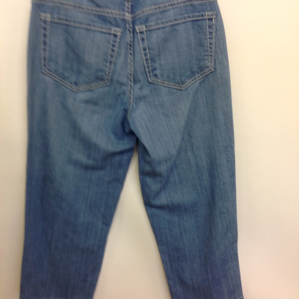 NYDJ DENIM CROP/CAPRI JEANS SIZE 4 NWT SUPER CUTE - Picture 4 of 4